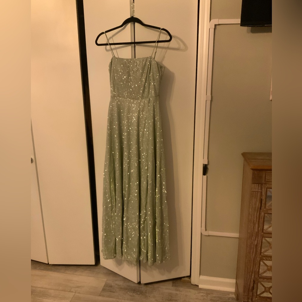 Windsor gown new tags were removed  dress was hemmed.